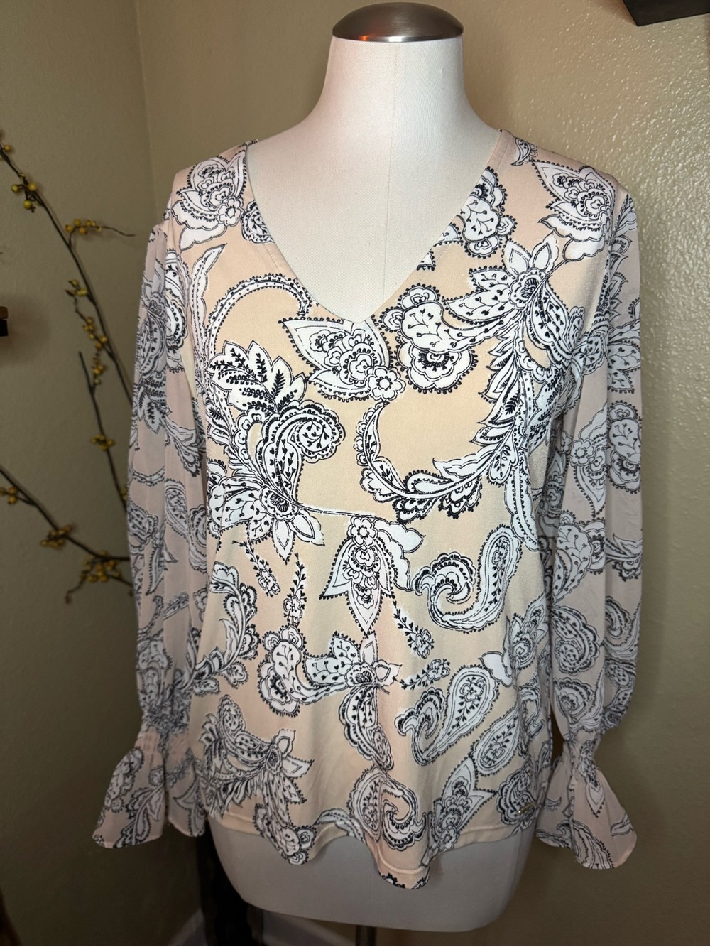 Calvin Klein Cream Paisley V-Neck Long Sleeve Blouse